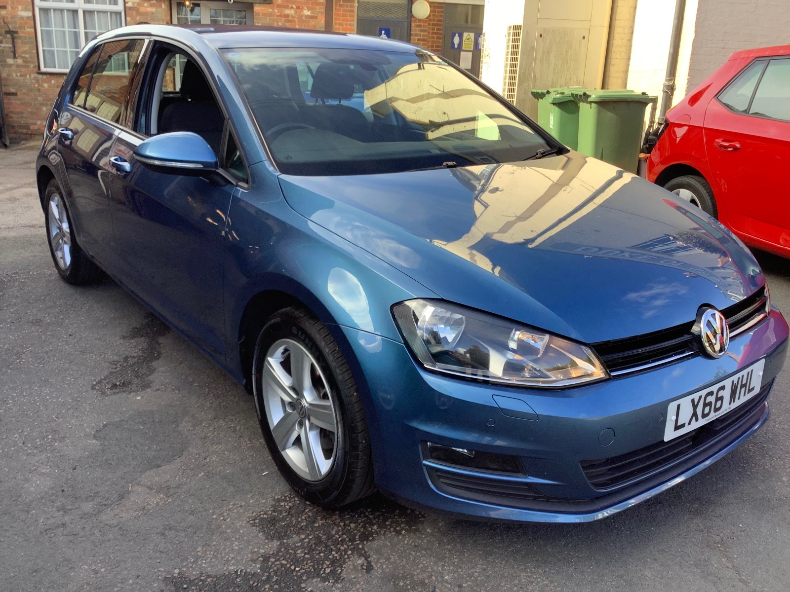 2016 Volkswagen Golf MATCH EDITION TSI DSG BMT