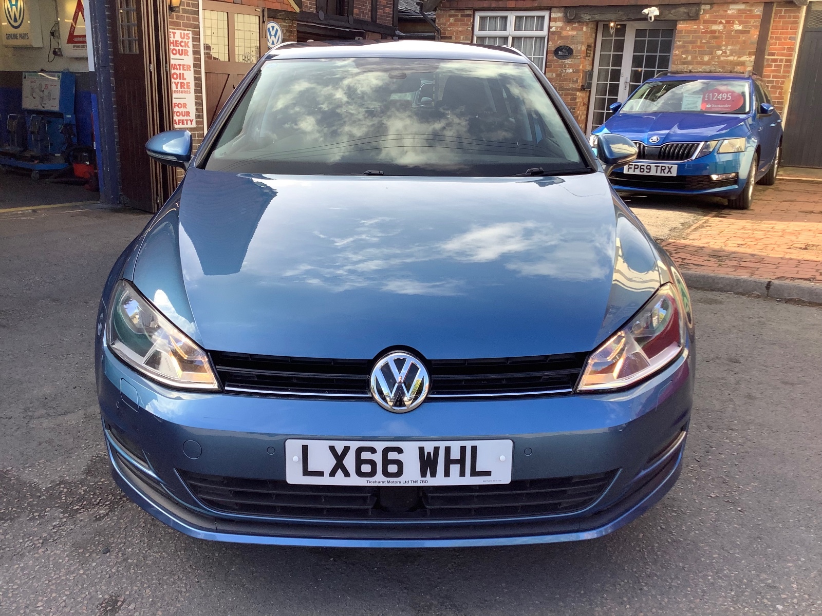 2016 Volkswagen Golf MATCH EDITION TSI DSG BMT
