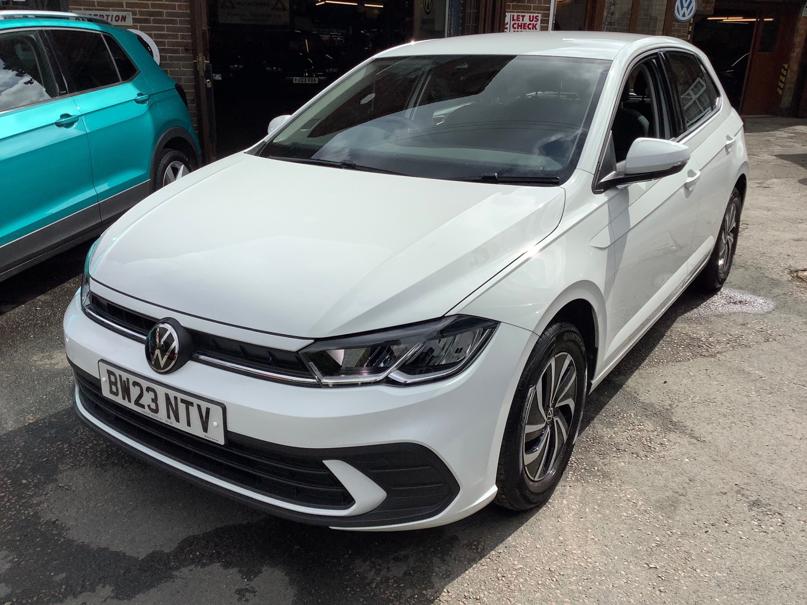 2023 Volkswagen Polo LIFE