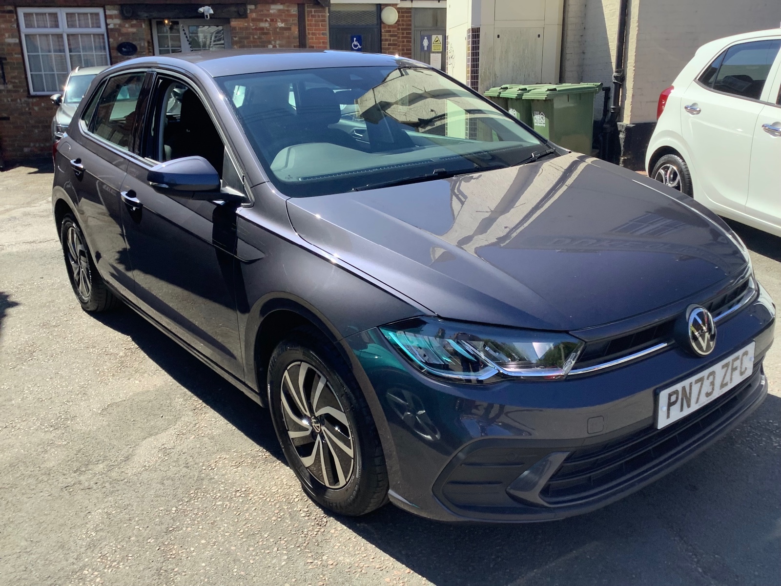 2023 Volkswagen Polo LIFE TSI