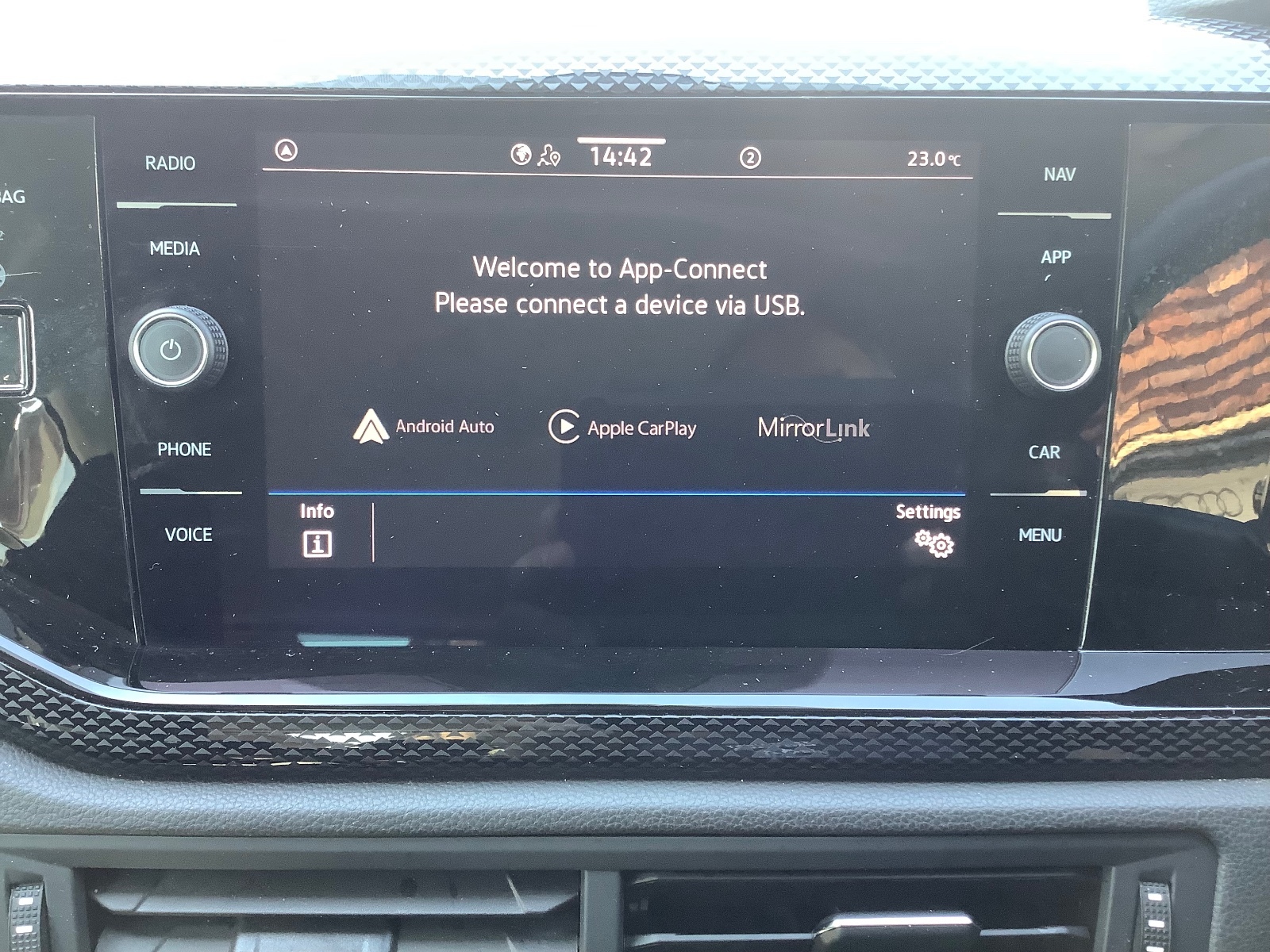 2023 Volkswagen Polo LIFE TSI DSG